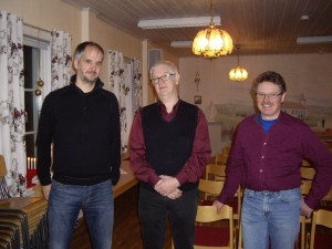 Här ser vi kassör Per Skoglund , inbjuden talare Rolf Berg och vår ortförande Nils Pettersson